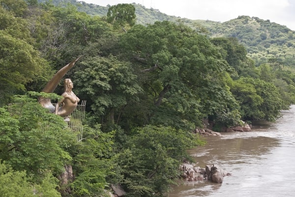 Monumento a La Sirena de Hurtado